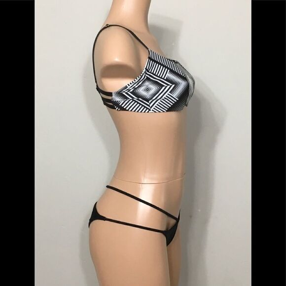 PILYQ Geometric diamond & midnight gold bottom. - Picture 3 of 9